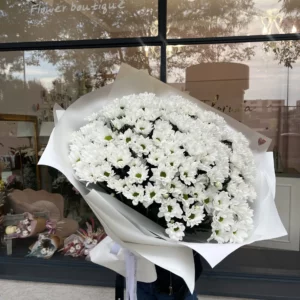 Белый букет из хризантем