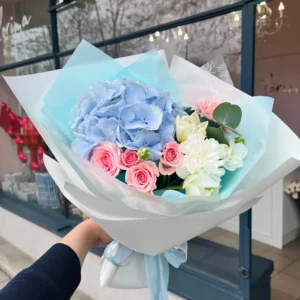 "Hydrangea blue mix" bouquet