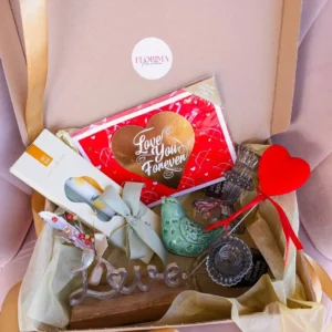 Подарочная коробка #8