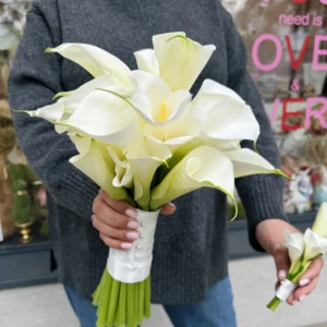 Свадебный букет #4 белые каллы