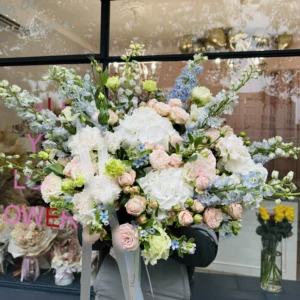 Букет XXL #18 гортензия, дельфиниум и веточка розы