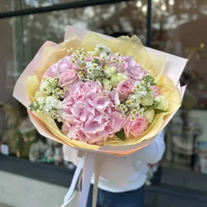 Bouquet #11 with hydrangea and chamomile