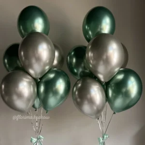 Букет из #97 зеленых и серебристых хромированных шаров