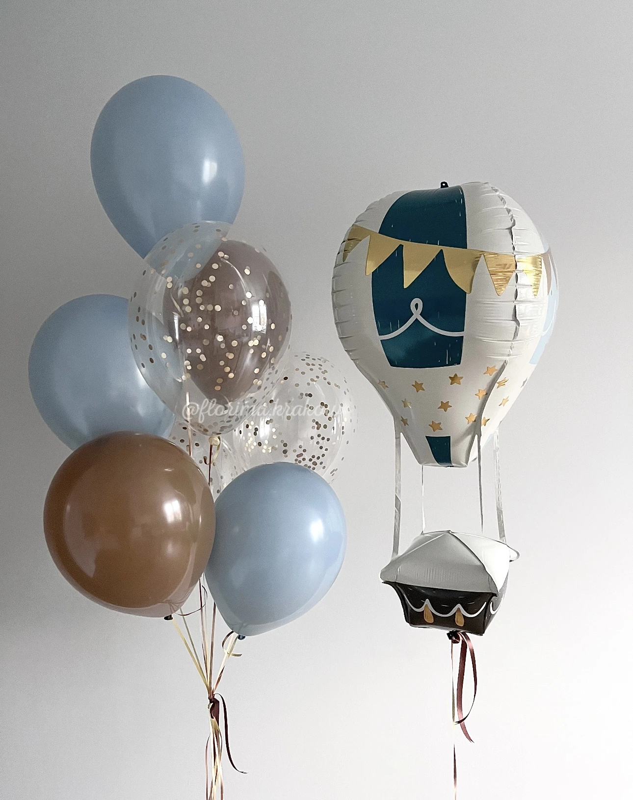 Набор воздушных шаров #162 Воздушный шар и букет из воздушных шаров