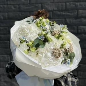 Букет #38 белая гортензия и эустома