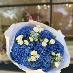 Букет #71 гортензия, веточка розы и незабудки