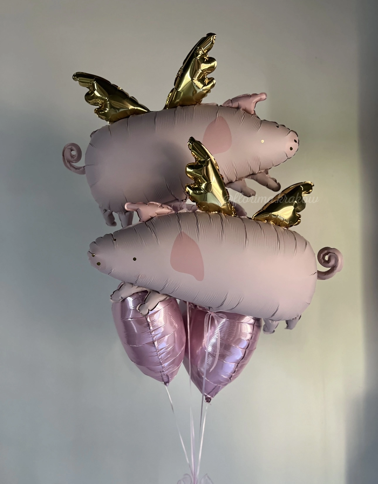 Букет из воздушных шаров #255 «Поросята и сердечки»