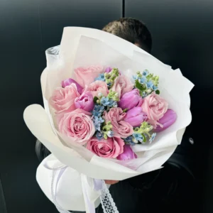 Букет #90. Смесь лаванды: роза, незабудки, тюльпан.